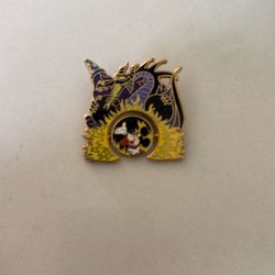 Disney Pin DLR