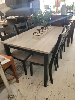 7pcs Dining Set last one floor sample