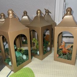 Baby dino centerpieces