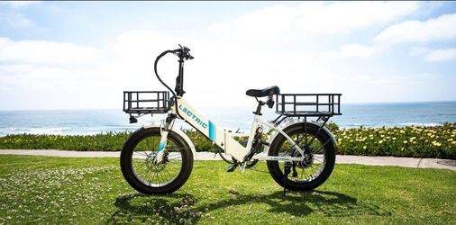 Lectric XP Step-Thru 2.0 E-Bike – White – Only 50 Miles!