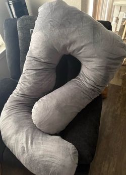Pregnancy Pillow (BRAND NEW)