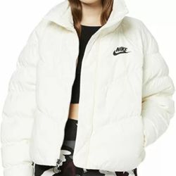 Nike Women's Puffer Jacket Sportswear Synthetic Fill Coat White CD4216-110 Small