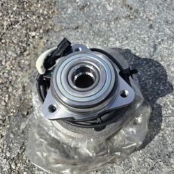 WA515052 Front, Driver or Passenger Side Wheel Hub, 5 Lugs for Ford