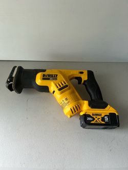 DeWalt 20V Max Reciprocating Saw with 5Ah Battery