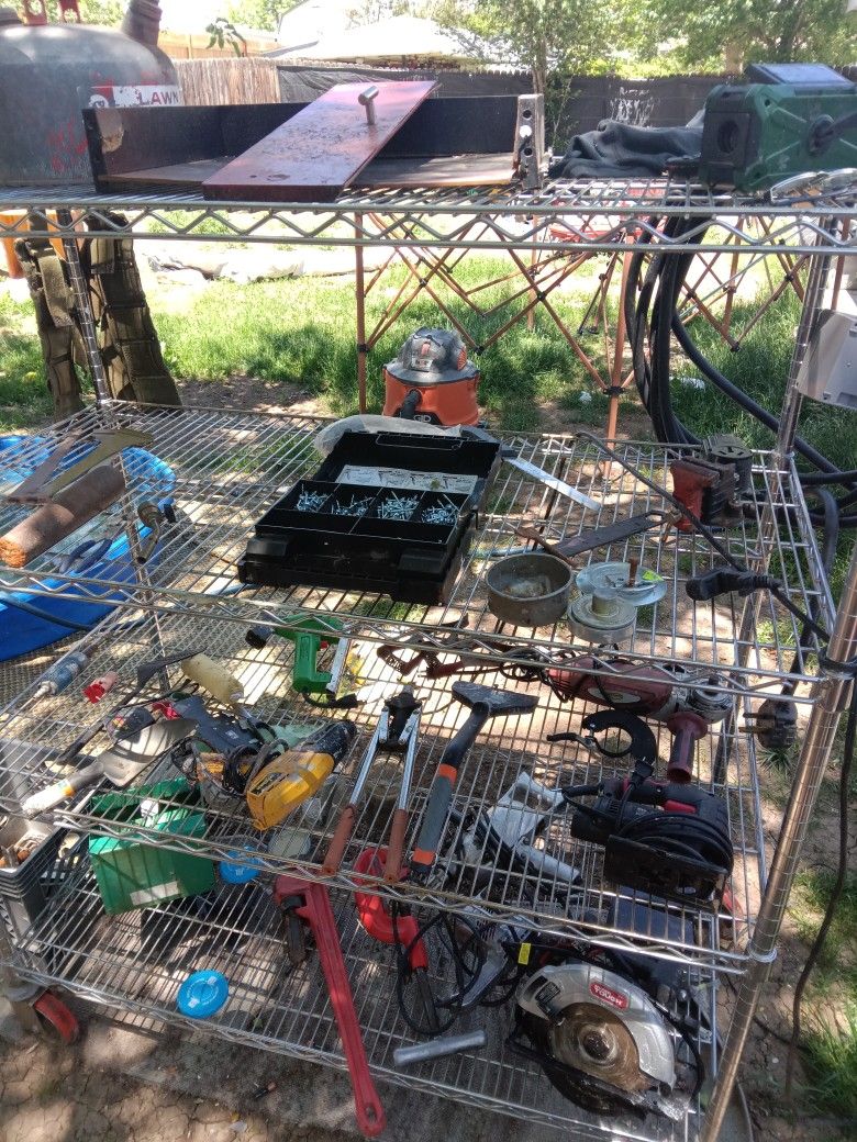 Everything $1! Everything Must Go Estates Sell!