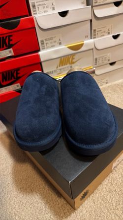 Ugg Men’s Slippers size 10