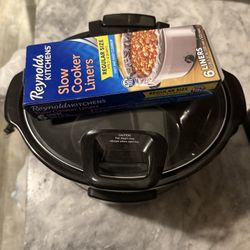 Crock-Pot 4.5 Qt Programmable Slow Cooker + Liners
