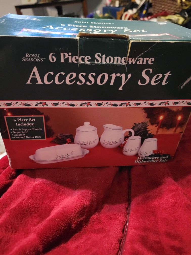 6 Piece Stonewear Accessory SET...BRAND NEW IN BOX