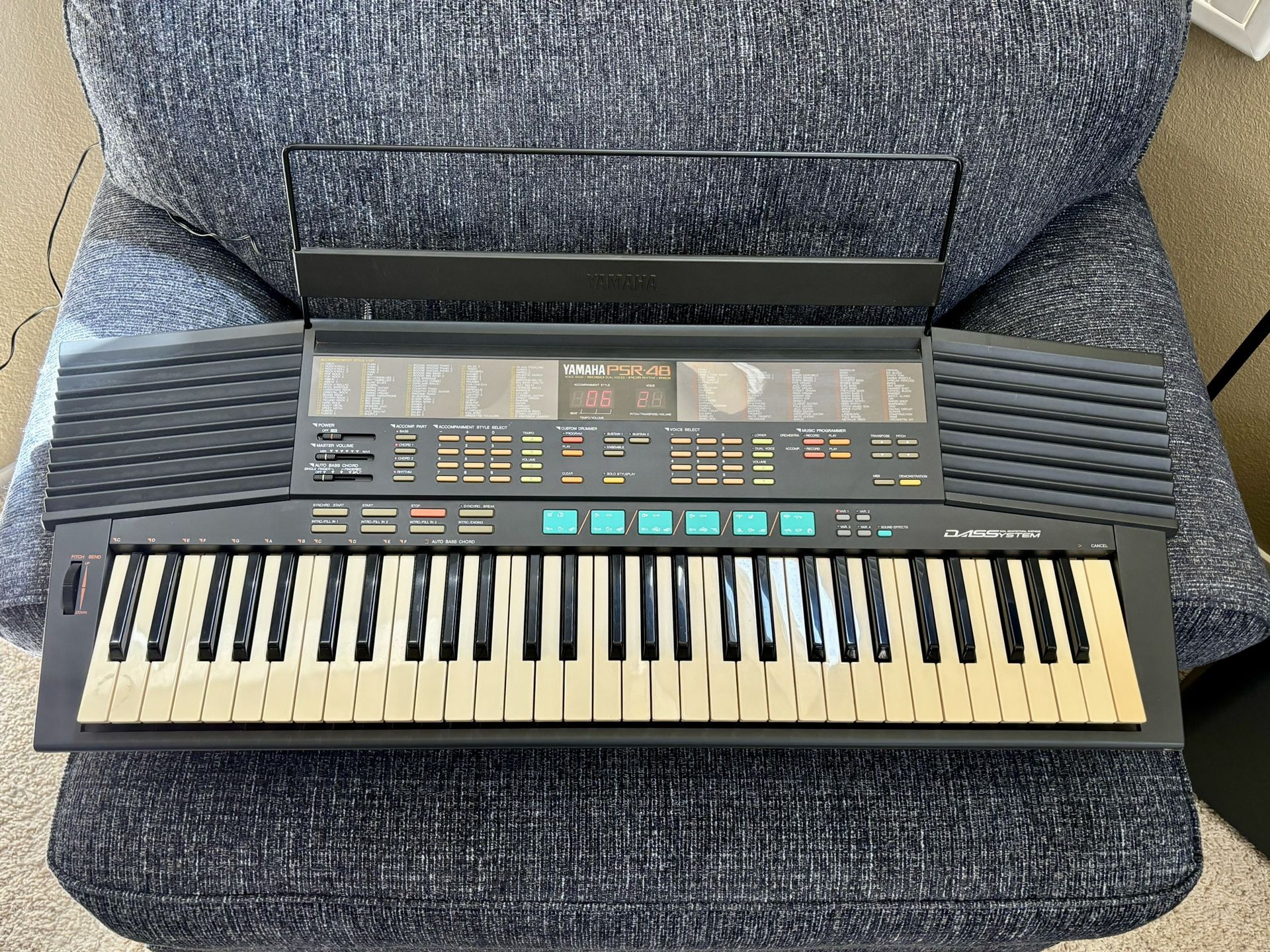 1990 Yamaha PSR-48 Keyboard - excellent condition