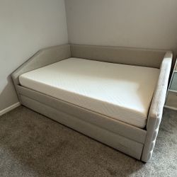 Linen Upholstered Full Size Daybed with Trundle