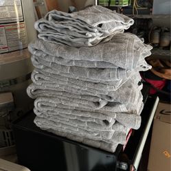 DKNY Towels Set Of 8