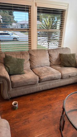 2 Sofas