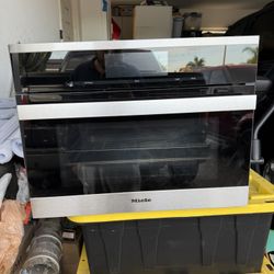 he Miele DGC 6800-1 - 24-inch Combi-Steam Oven