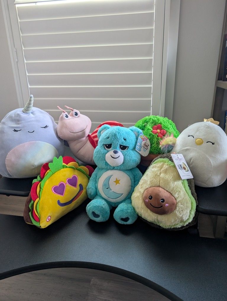 Medium Plush Toys (7 Items)