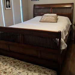 Queen Size Bedroom (without Mattress)