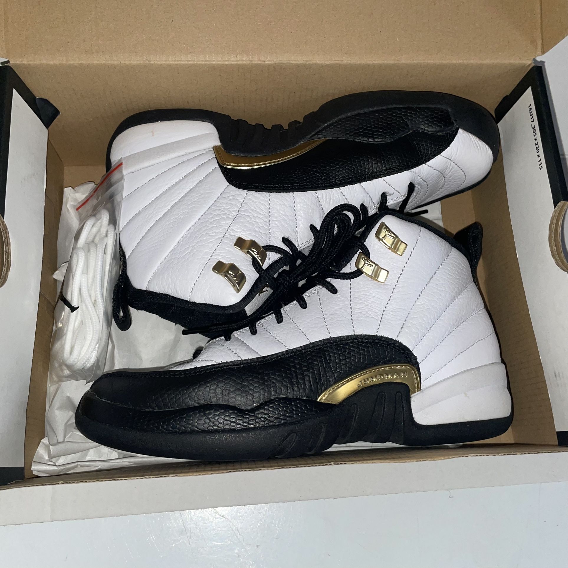 Air Jordan 12 retro Royalty (GS) Size 5y