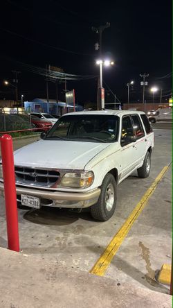 2000 Ford Explorer