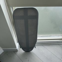 Hangable ironing board