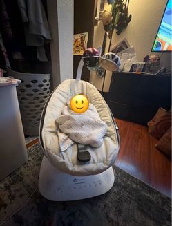 4moms mamaRoo Multi-Motion Baby Swing