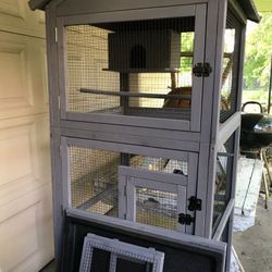 Jaula Grande para Pajaros, Buenas Condiciones $150 