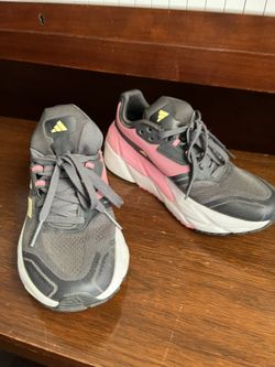 Women’s Adidas adistarcs Running Shoes