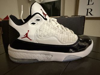 Jordan Max Aura 2 4.5 YOUTH