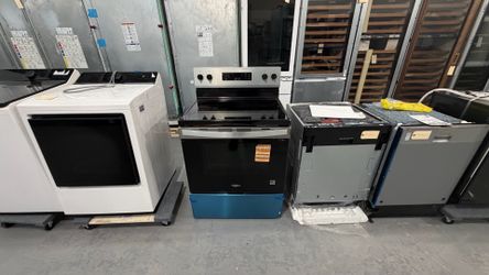 30” Whirlpool Electric Range – New / Open Box