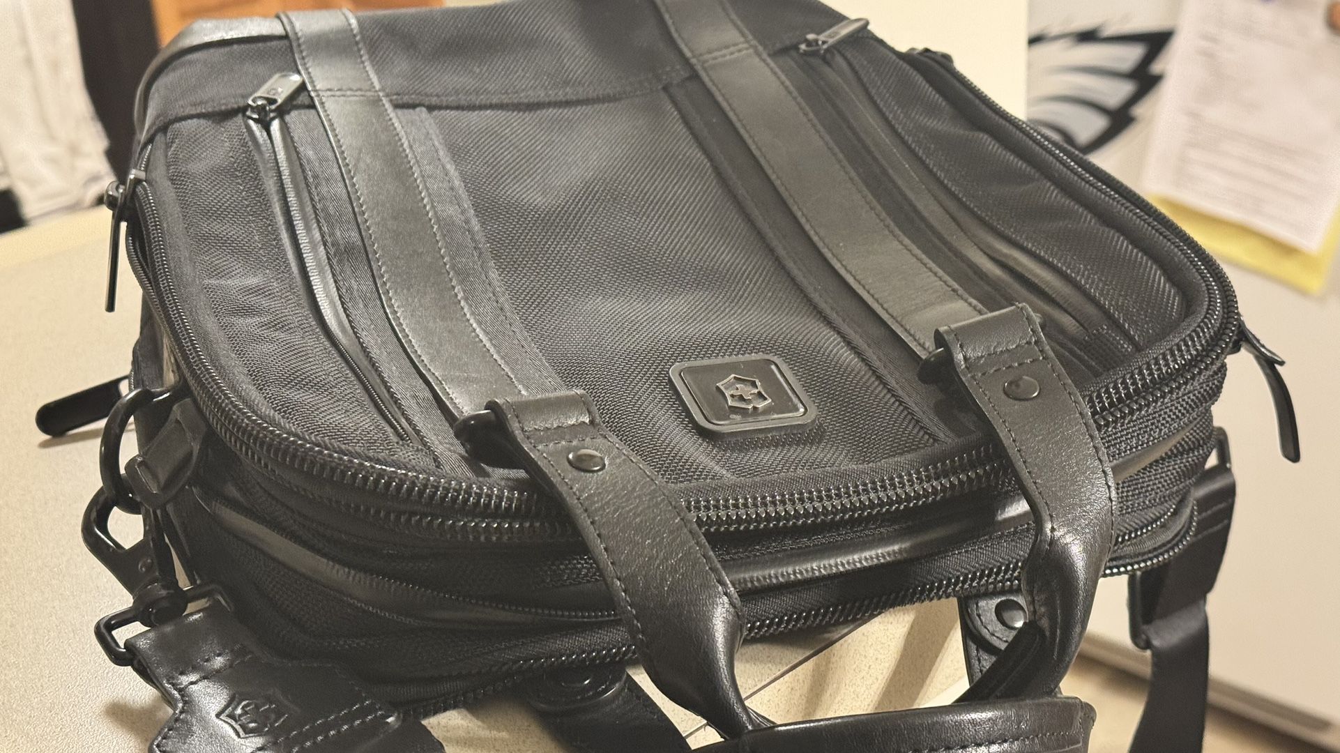 Victorinox Vertical Laptop Brief 13 In