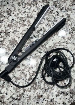 Hot Tools Flat Iron