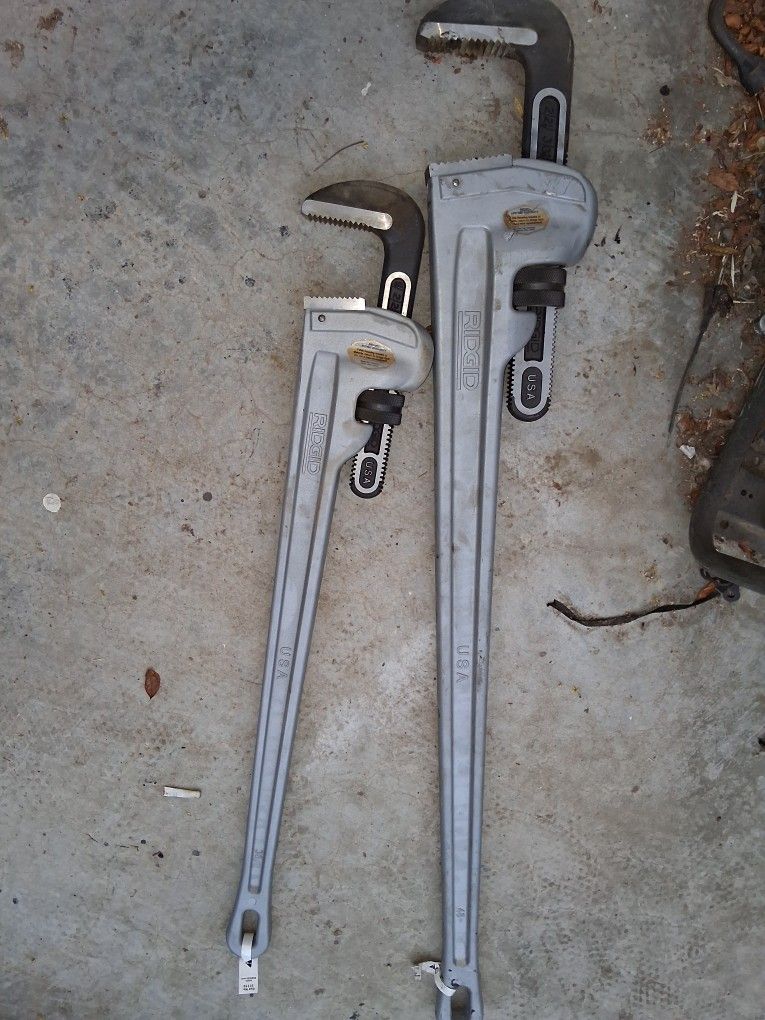 Ridged 48 And 36in Aluminum Pipe Wrenchs