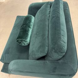 Elegante Sofá de Terciopelo Verde Esmeralda – Estilo Moderno