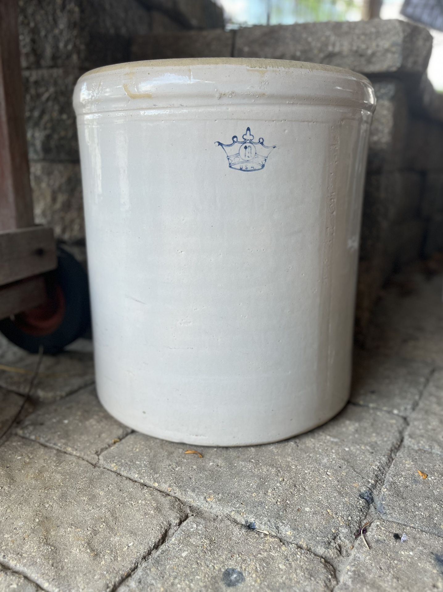 Vintage Robinson Ransbottom 10-Gallon Stoneware Crock