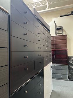 12D Spacious Chests