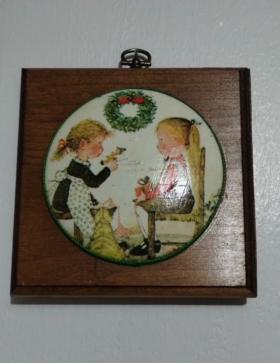 VINTAGE CHRISTMAS DECO WALL ART SQUARE PLAQUE 5.5" - N1