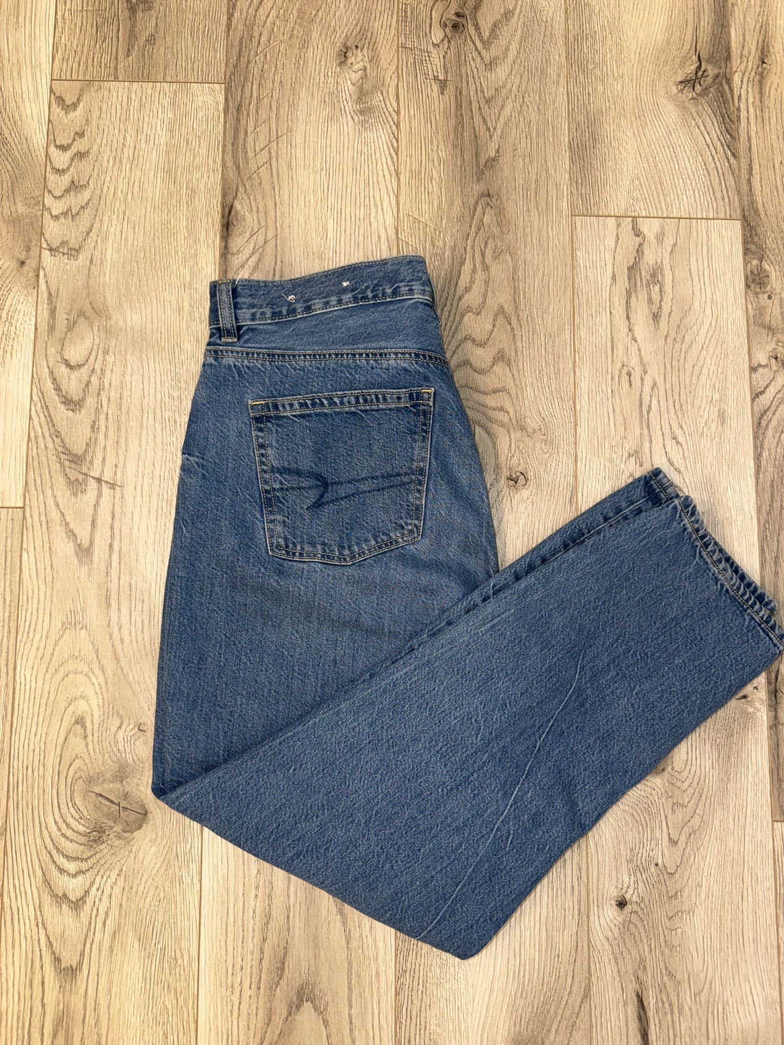 Mom Jeans American Eagle