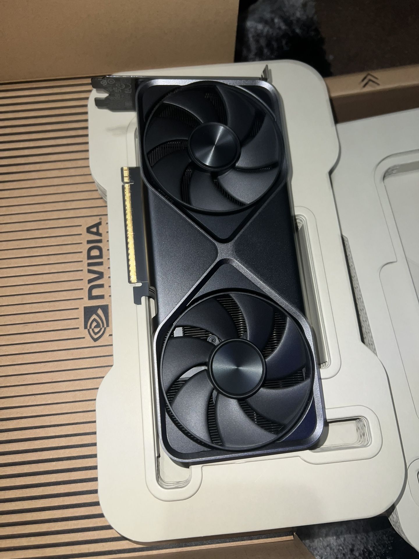 NVIDIA - GeForce RTX 5070 12GB GDDR7 Graphics Card - Graphite Grey