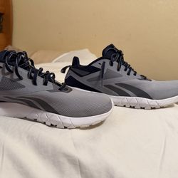 Rebook men shoes size 10 excellent condition