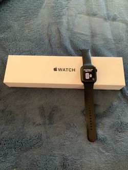 APPLE WATCH SE2 EXCELLENT CONDITION W/ ORIGINAL BOX AND ACCESSORIES