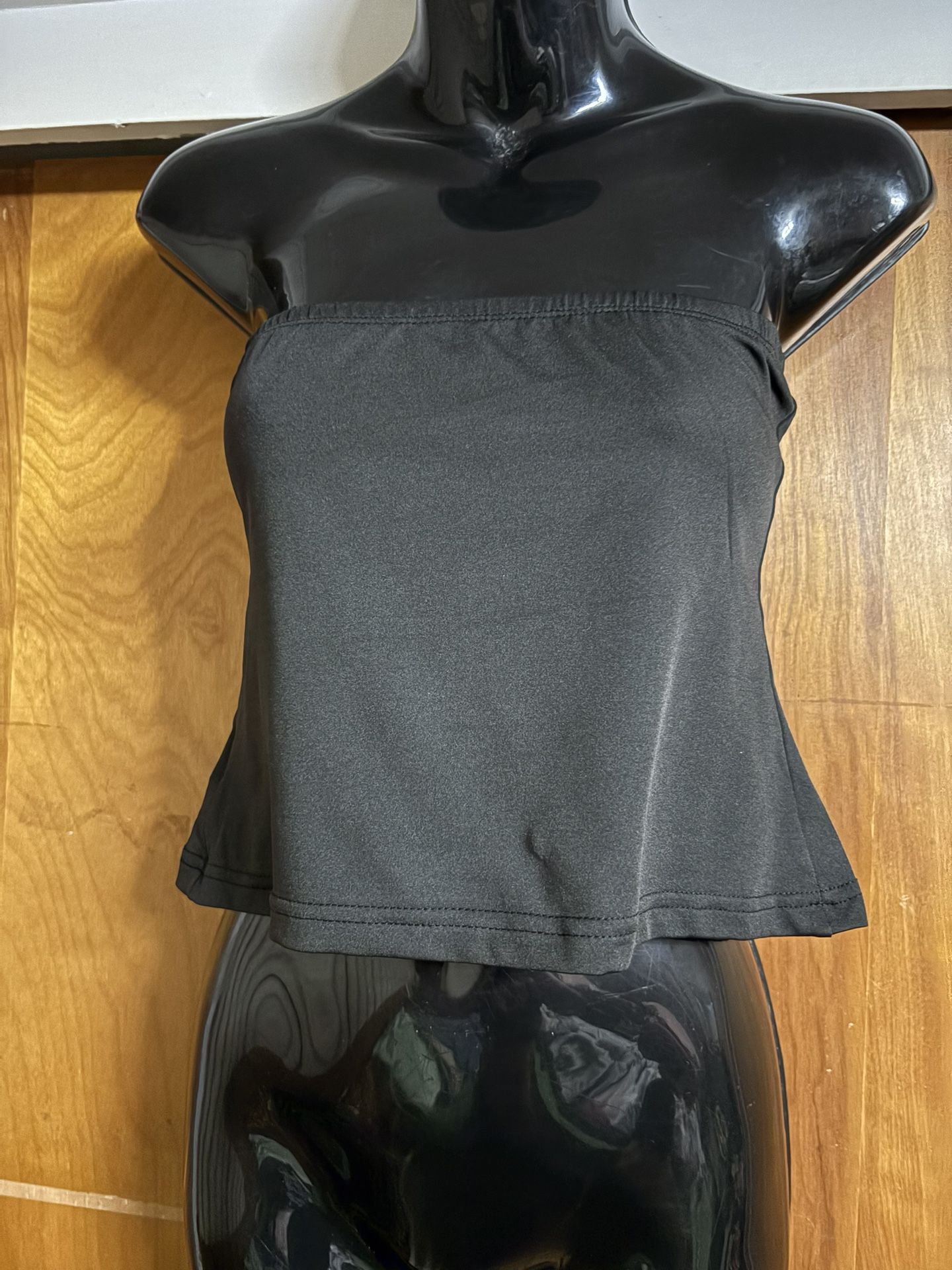 Brand New Without Tags Size Medium May Fit A Large. I Have White Green And Grey Also.