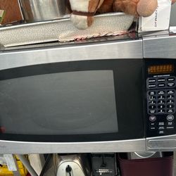 GE countertop microwave.