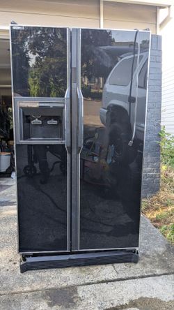Refridger freezer with ice maker and water