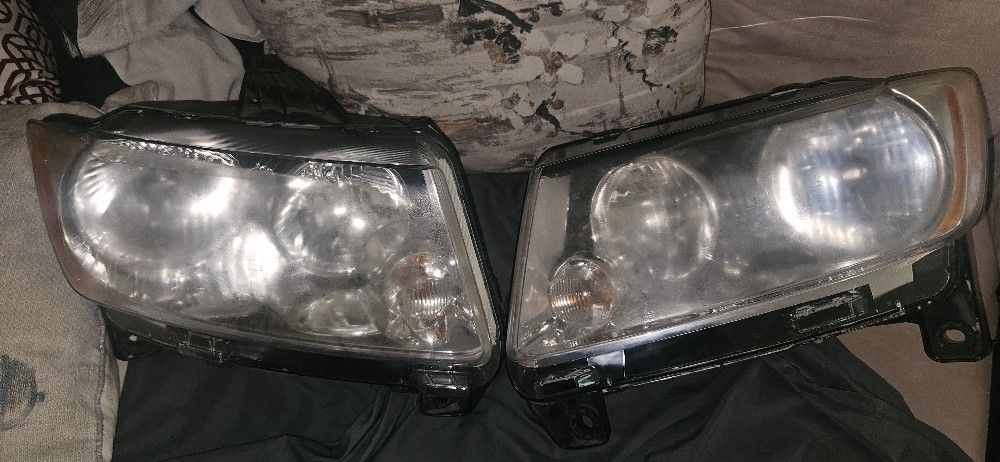 2011 - 2013 Jeep Grand Cherokee Halogen Headlights