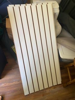 White slat boards