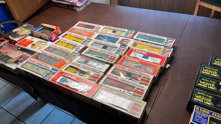 Lionel freight cars - new