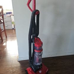 Bagless Dirt Devil EZ Lite