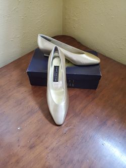 Stuart Weitzman Gold Heels