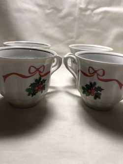 Christmas Tea Cups, With Plates 