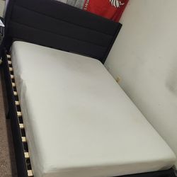 Full size bed