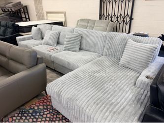 New Large Modular Sectional Couch with USB and Cup Holders! Free Delivery 🚚!