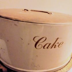 Vintage 1950's  Decorate Metal Cake Carrier